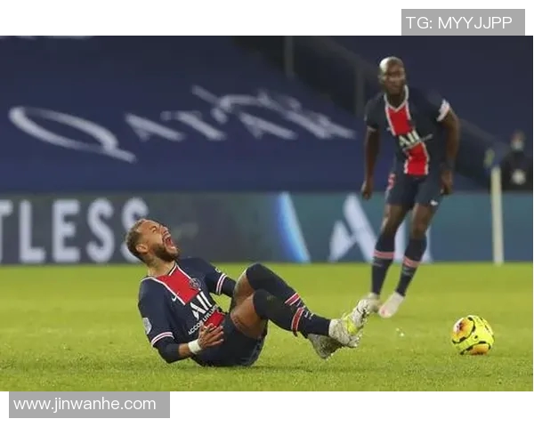 巴黎圣日耳曼战胜里昂，稳坐法甲榜首位置，内马尔破门助球队取得胜利