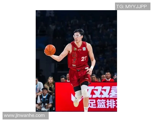 周琦在CBA联赛中表现抢眼狂砍30+10创新高